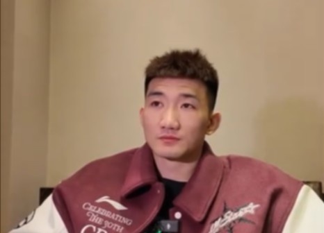  咋形容你和王博的關系？孫銘徽：像家人 他訓練&生活中很照顧我們