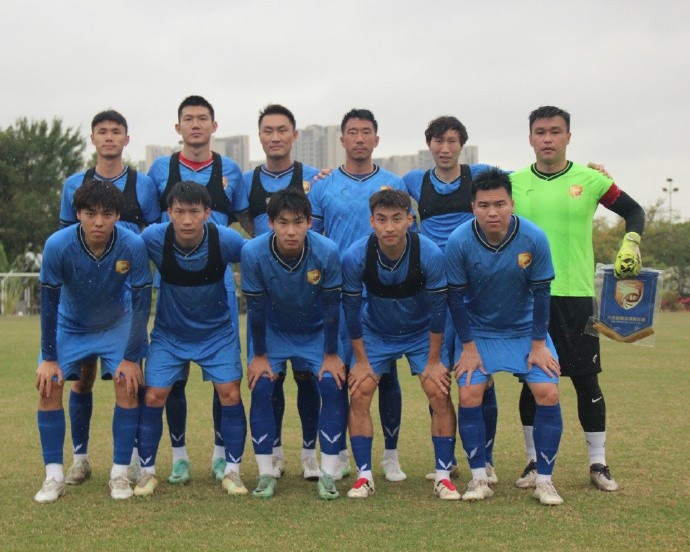  穆謝奎連入兩球?qū)⒈确帜孓D(zhuǎn)，大連鯤城2-1戰(zhàn)勝山西崇德榮海