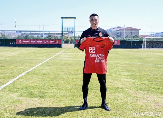  向退役的前國(guó)家隊(duì)球員于大寶表達(dá)感謝、送上祝福