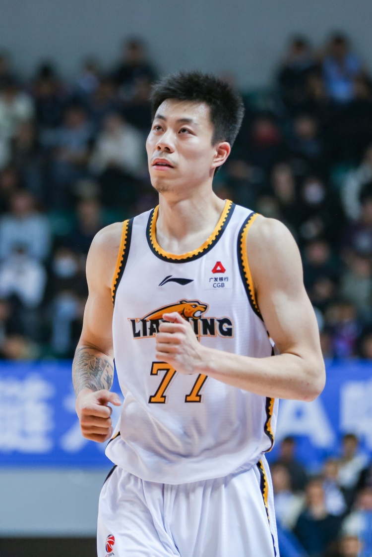  媒體人：張鎮(zhèn)麟、韓德君將因傷缺席今晚對(duì)陣北控的比賽
