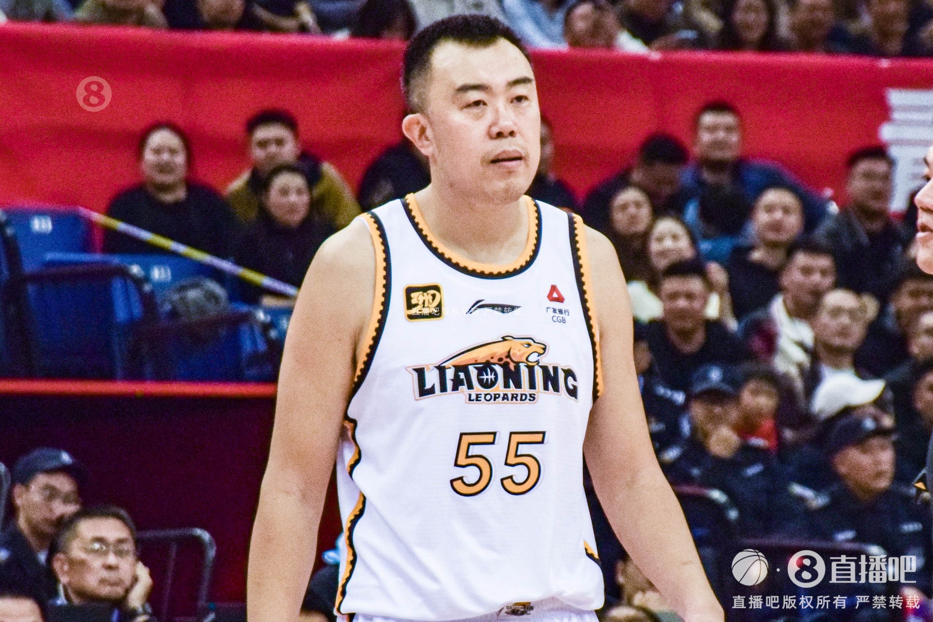  油箱滿滿的！韓德君上半場5投全中得到10分3板2助1斷