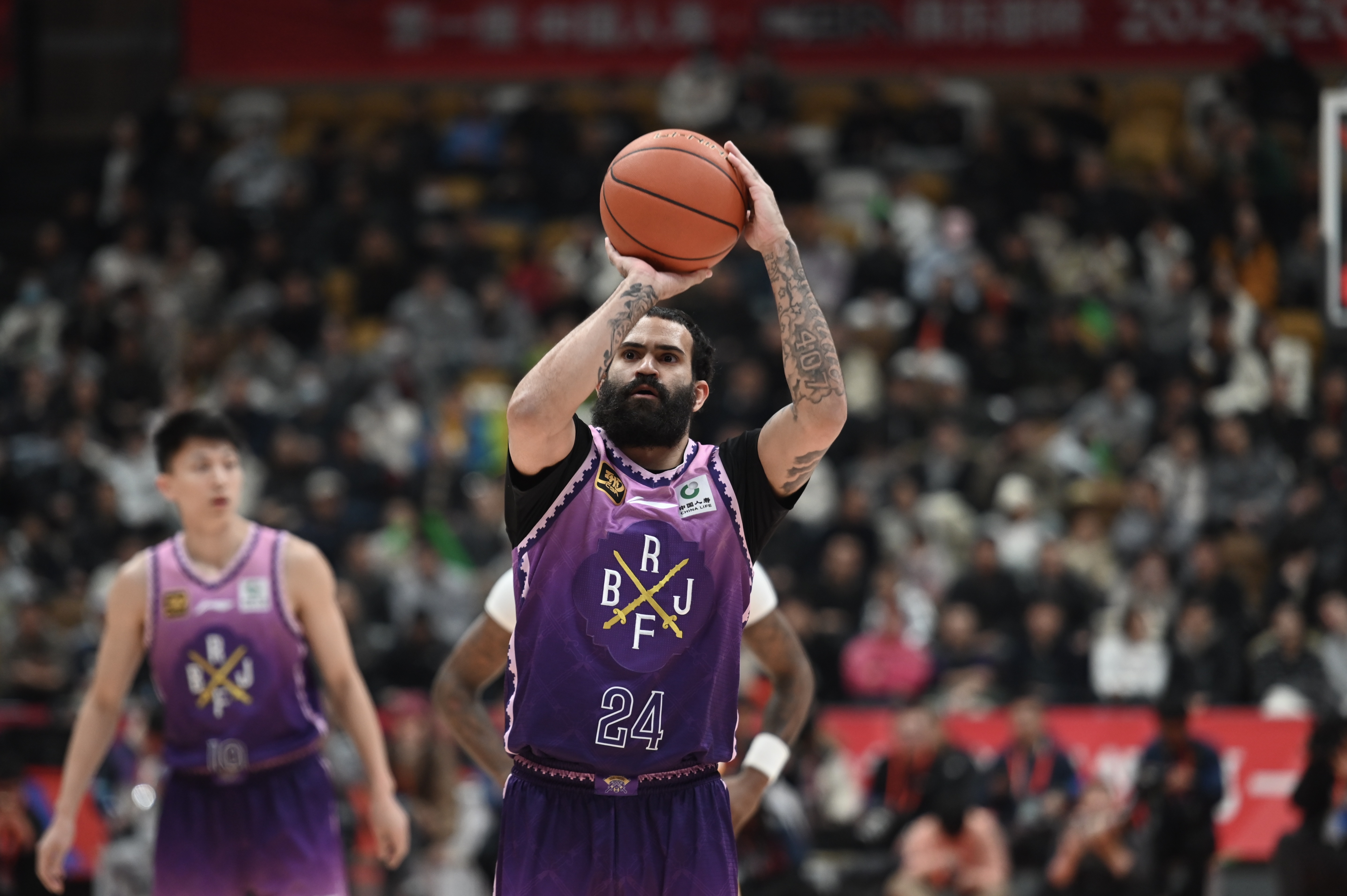  攻筐效率真不錯！里勒半場11中7&5罰全中轟下全隊(duì)最高的19分