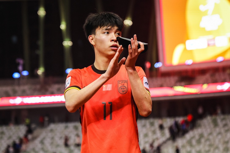  期待首秀！18歲王鈺棟入選中澳戰(zhàn)名單&穿11號(hào)，首進(jìn)國(guó)足正賽名單
