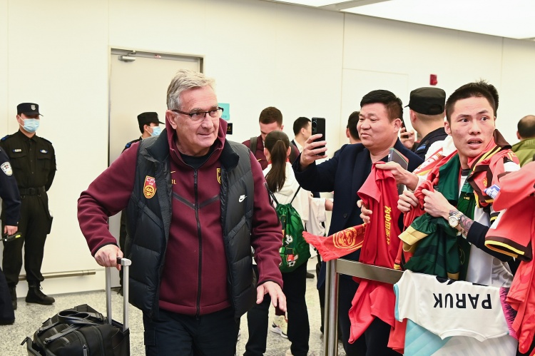  蘇媒：國足仍有爭第二希望，但真的不能再“守”下去了
